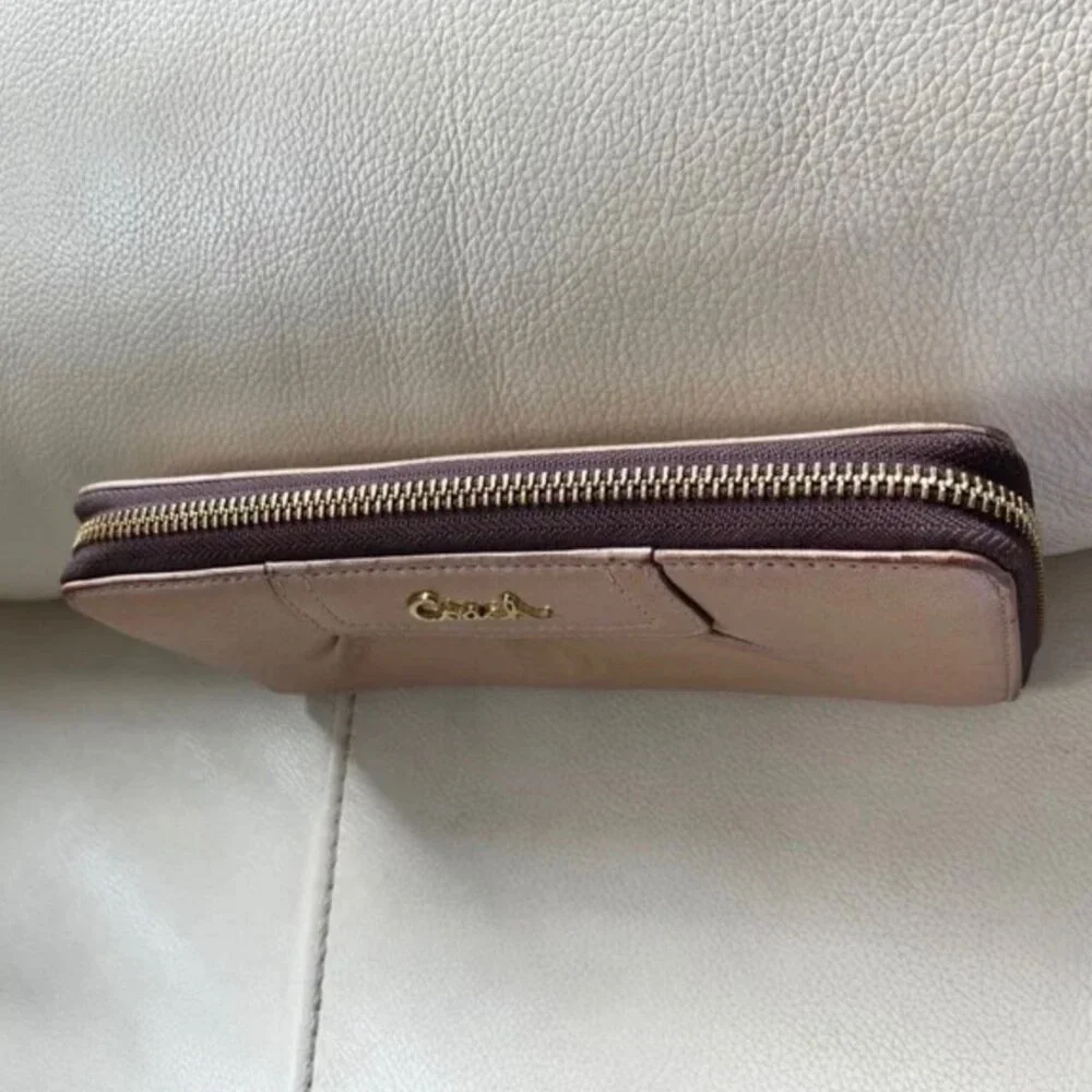 Coach shimmery gold pleated zippered wallet clutch for cards, bills & change - Picture 4 of 5